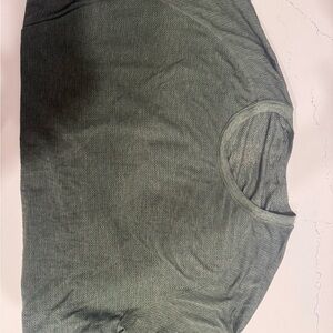 Lululemon Athletica Green Short Sleeve Tee